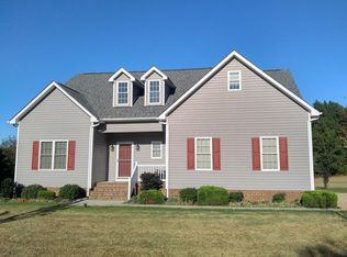 565 Mollys Way, Saluda, VA 23149