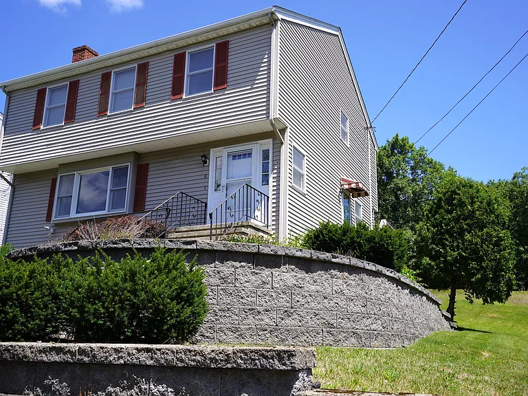 8 Mann St #8 — Photo 3
