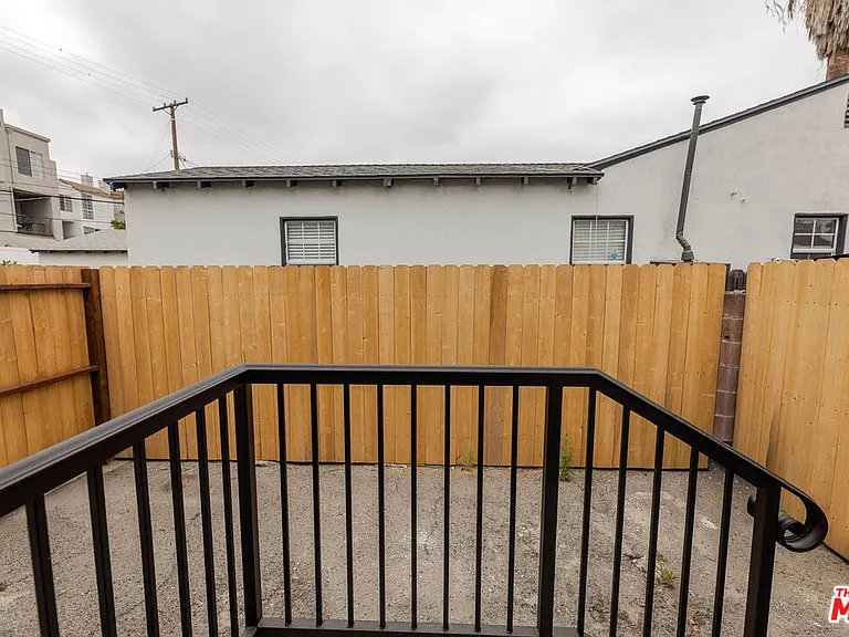 302 N Maple St — Photo 27
