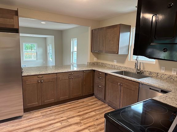 5th image of 9235 Douglas Rd #2