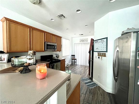 4th image of 4094 Sparrow Rock St
