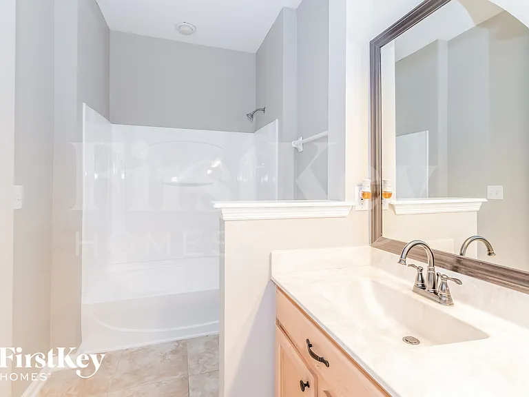 2970 Thorncrest Dr — Photo 12
