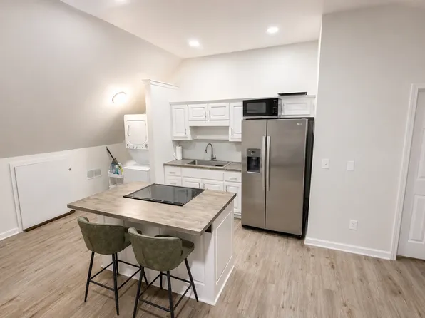 1701 White Oak Dr #B, White Plains, GA 30678
