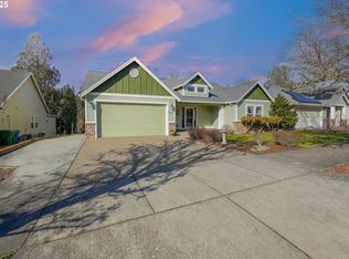 3649 10th St, Hubbard, OR 97032