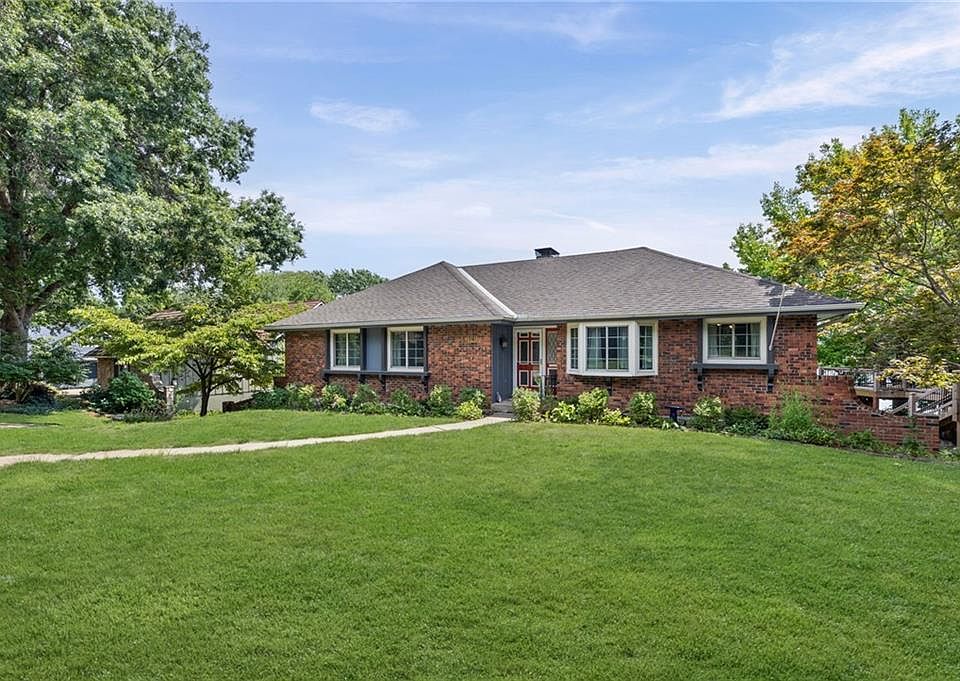 1st image of 6829 Lakeshore Dr