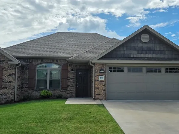 1718 Charismatic Dr, Prairie Grove, AR 72753