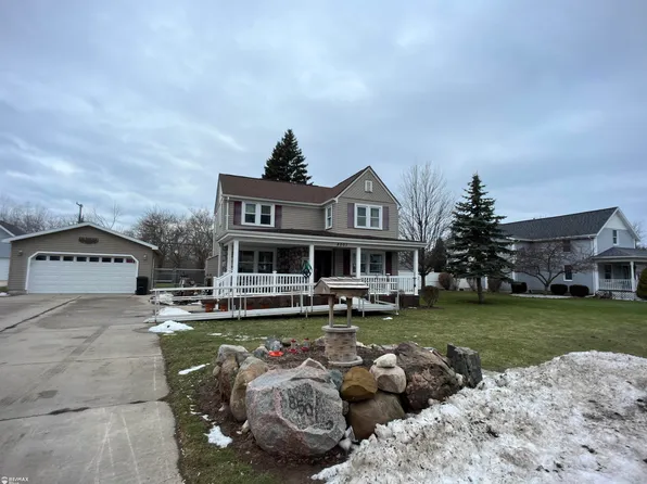 8501 Lake St, Port Austin, MI 48467