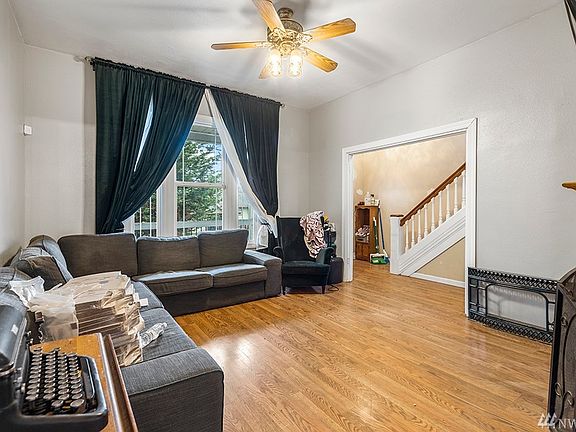 4th image of 810 S Sprague Ave
