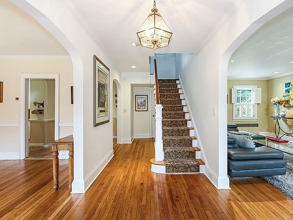 3rd image of 14 Sunnyside Way