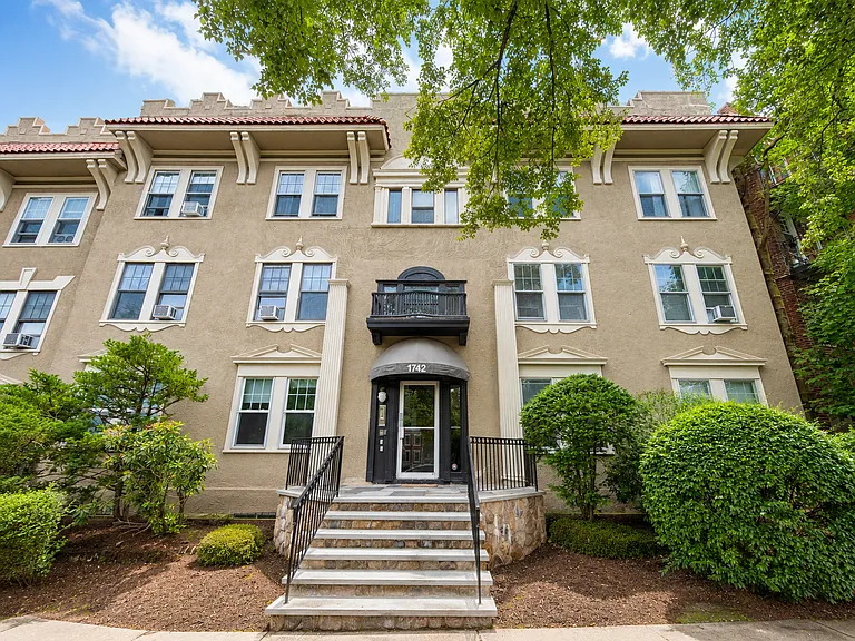 1742 Commonwealth Ave #3 — Photo 14