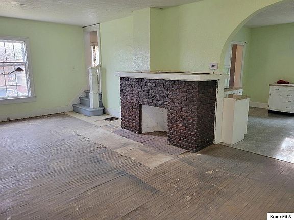 5th image of 243 W Dickson Ave