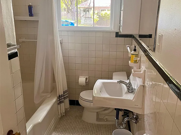 1610 Eva St — Photo 20