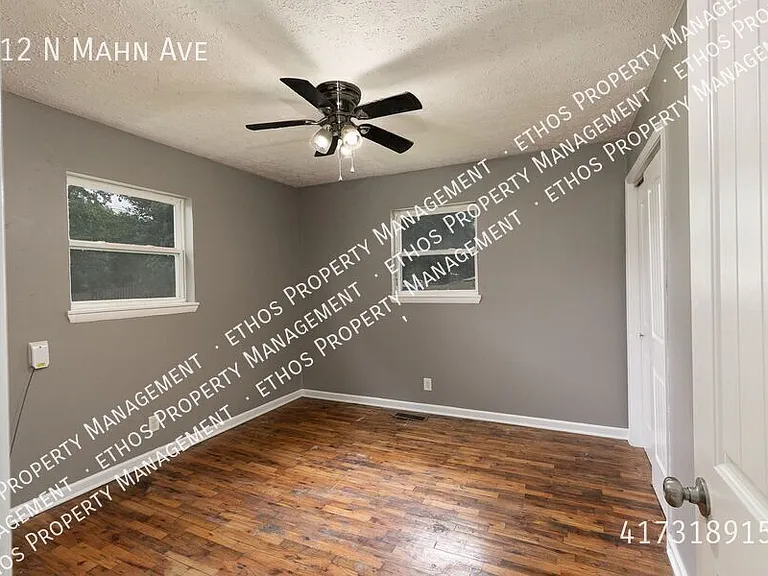 512 N Mahn Ave — Photo 10