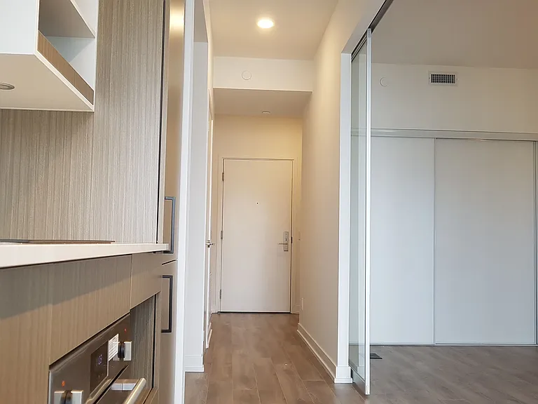 20 Edward St #2420 — Photo 2
