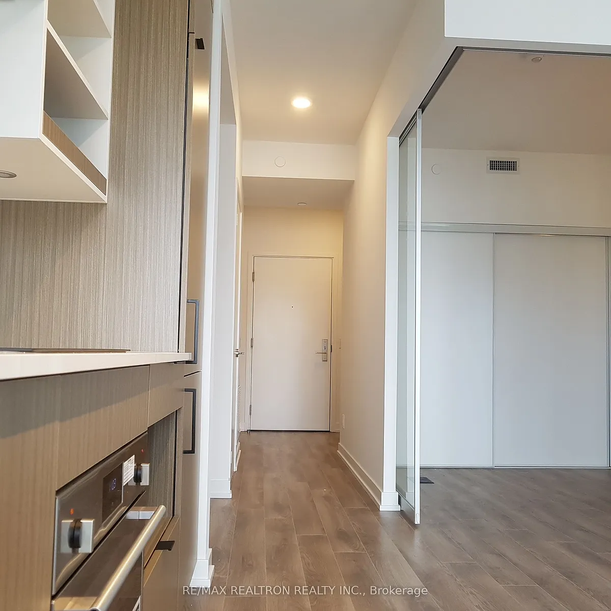 Building Photo - 20 Edward St #2420