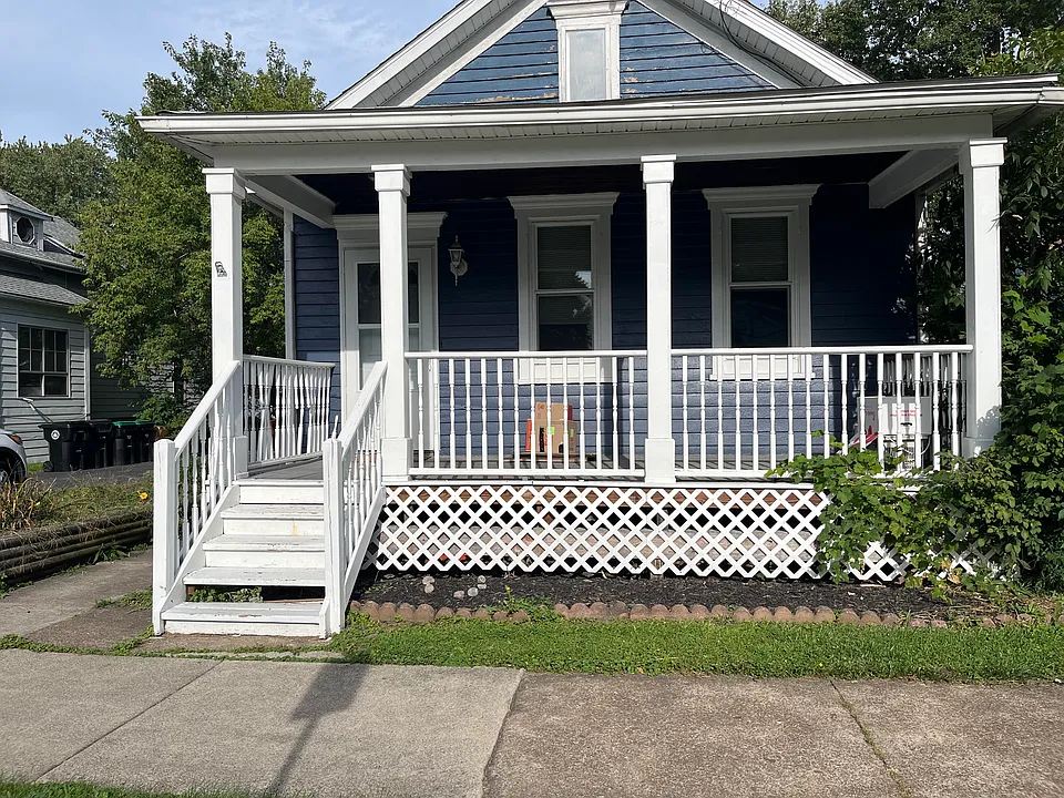 273 William St