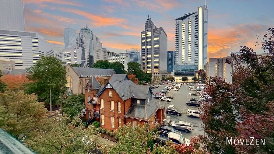 300 W 5th St 117 Charlotte NC 28202 Downtown Charlotte, With Pool, Ground Level — Photo 3