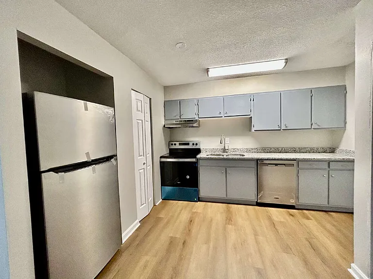 105 Ppoole St #303 — Photo 24