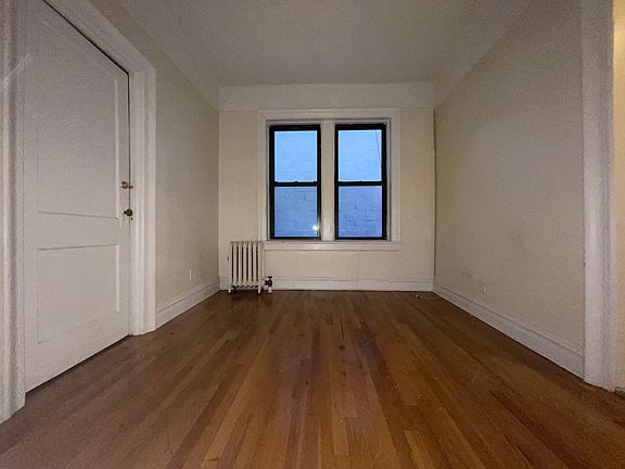3rd image of 42 Vroom St #25E