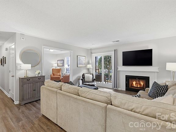 4th image of 5007 Sharon Rd Unit P