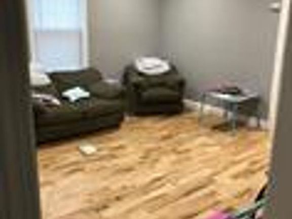 4th image of 31-33 Bacon St #31