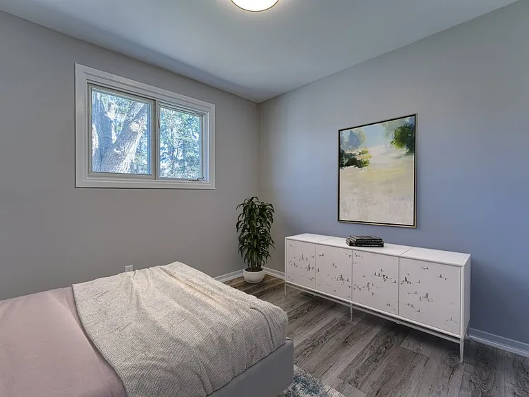 795 Aylmer Cres #1 — Photo 11