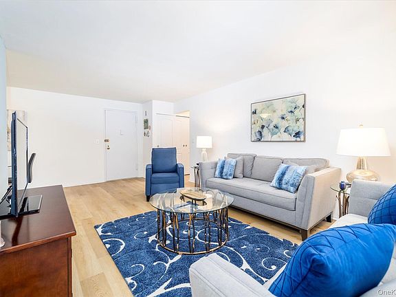 5th image of 3 Birchwood Court #2J