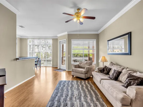 2400 McCue Rd APT 240, Houston, TX 77056