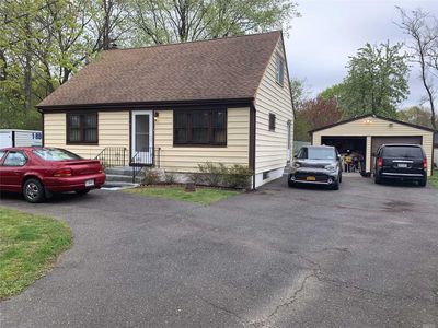 1663 E 3rd Ave, Bay Shore, NY, 11706