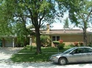 8356 Central Ave, Burbank, IL