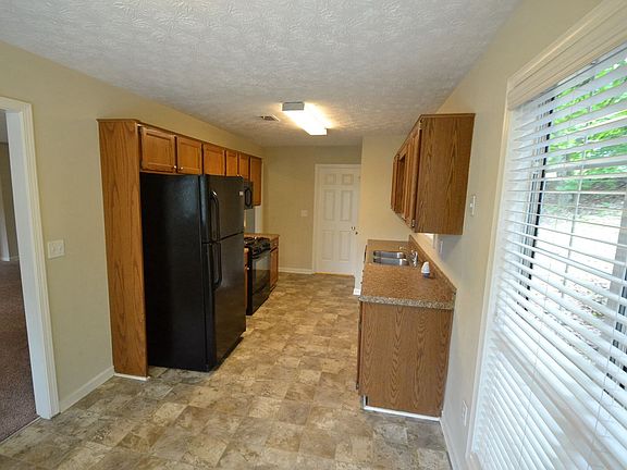 3rd image of 2111 Bankston Cir