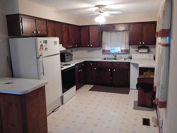 2nd image of 23386 Grant St