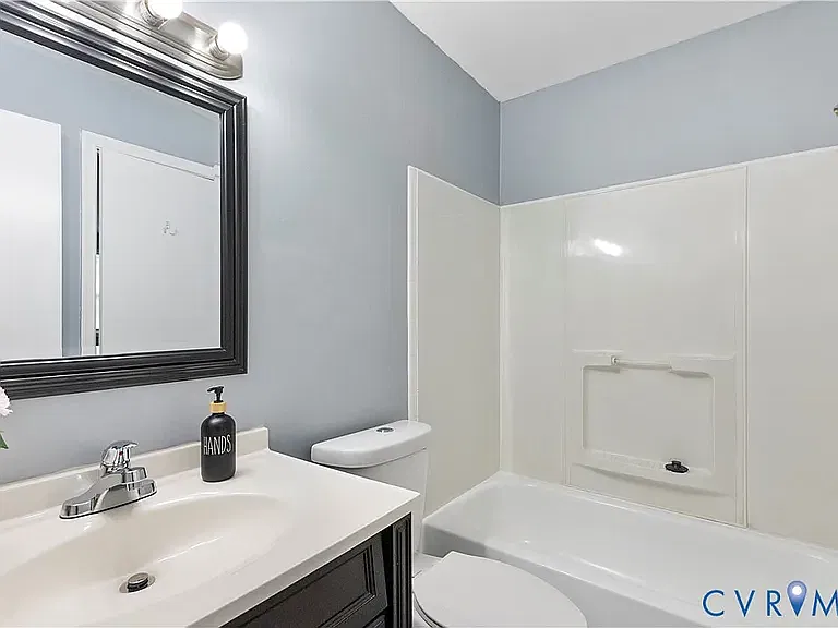 2 bed, 989 sqft, $1,600 — Photo 4