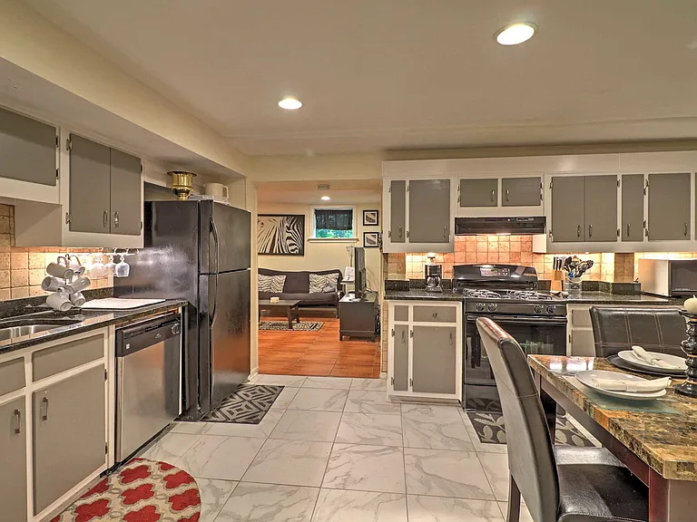 843 Artwood Rd NE — Photo 10