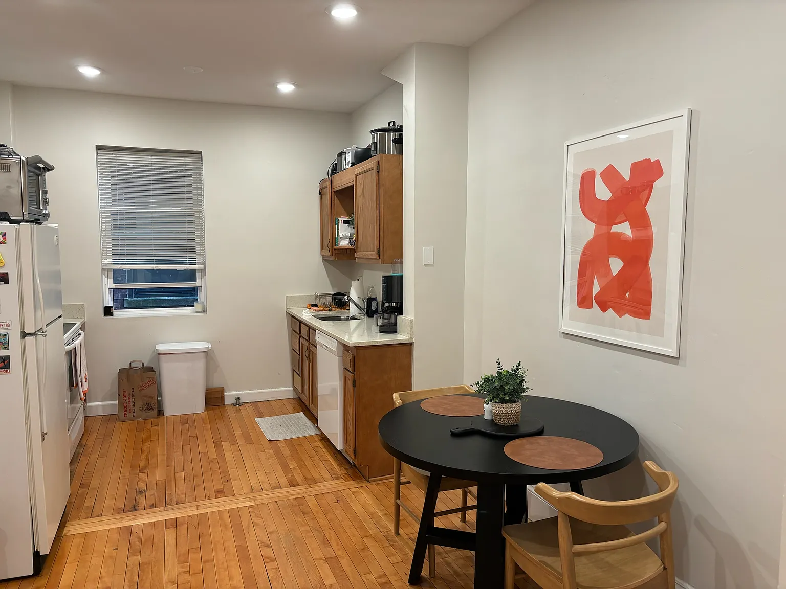 2 bed, 1200 sqft, $4,000 — Photo 4