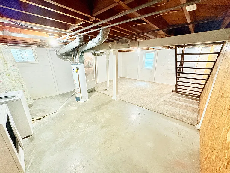 727 S 45th St — Photo 12