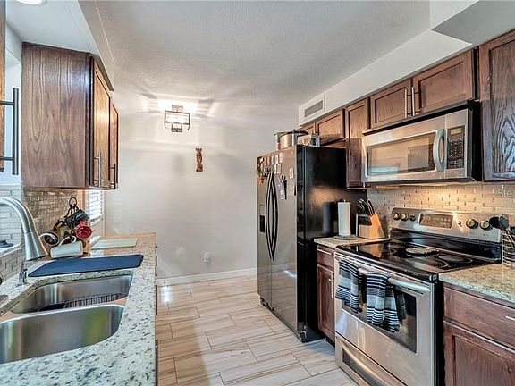 3rd image of 2850 Keene Park Dr