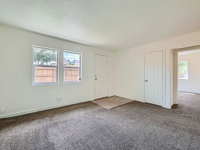 613 E Rio Grande St — Photo 8