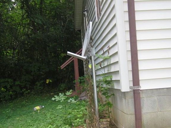 3rd image of 322 Glenwood Pl NW