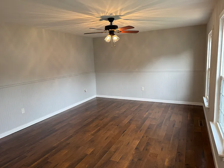 2603 Eisenhower Ct — Photo 2
