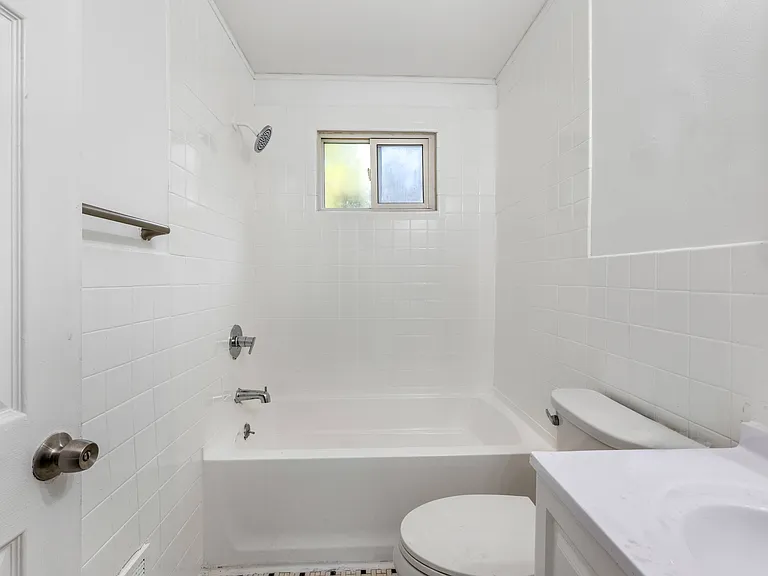 25477 Hopkins St — Photo 8