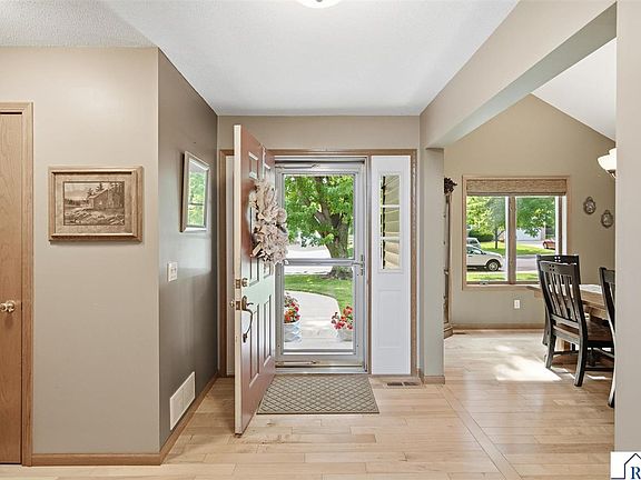 3rd image of 1576 La Mar Dr