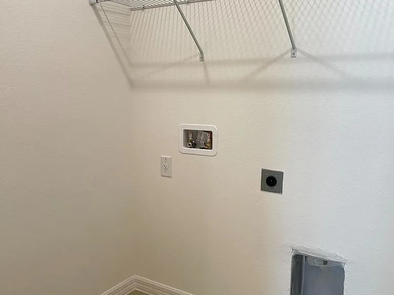 908 Anna Pl — Photo 6
