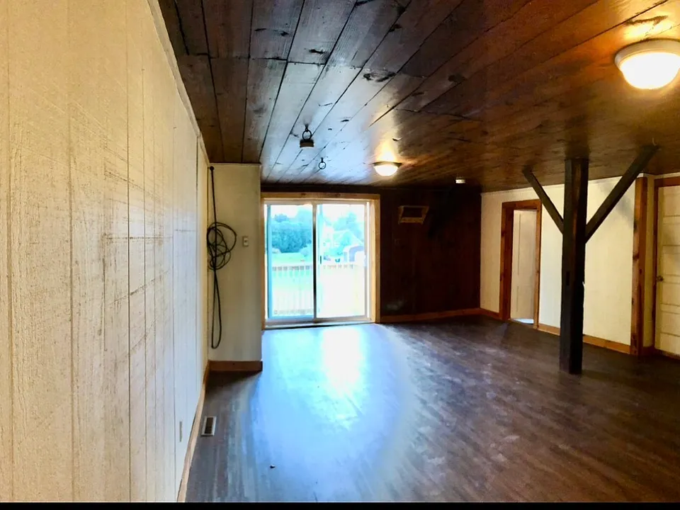 462 Main St