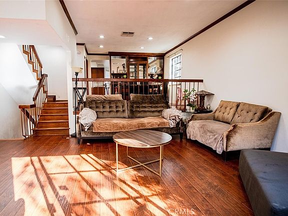 2nd image of 5327 Wilkinson Ave #6