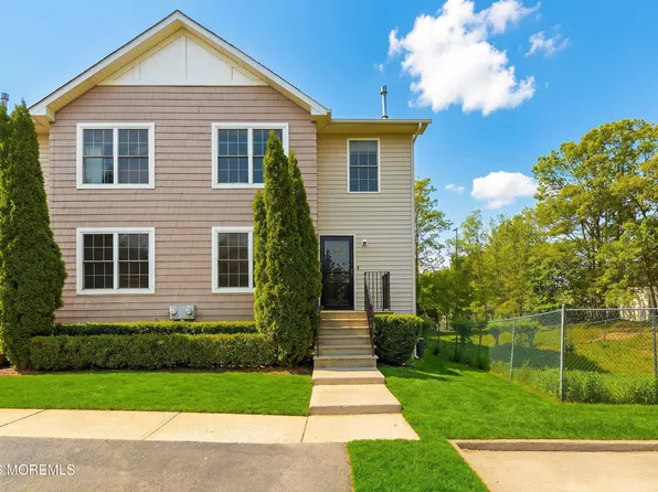58 Charming Way, Lakewood, NJ 08701