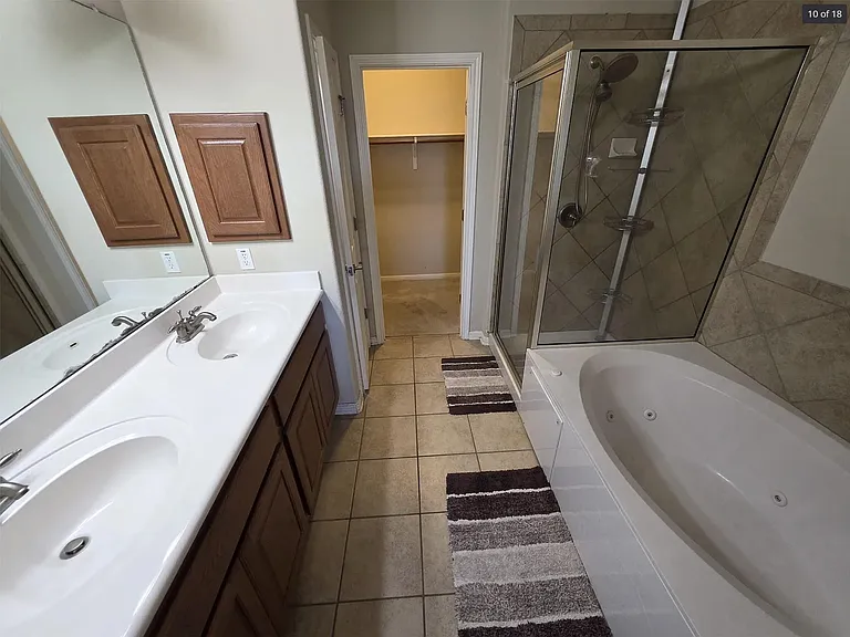 7901 Southwest Pkwy #15 — Photo 10