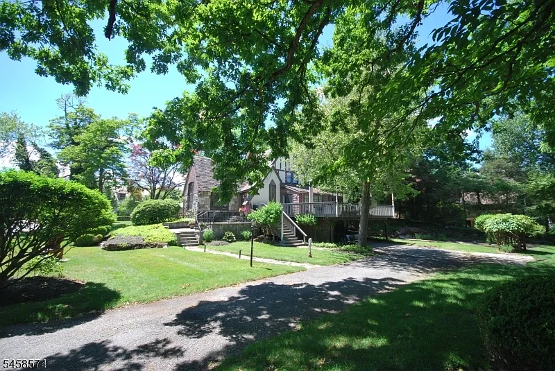 3 bed, 3.0 bath, $5,900 — Photo 4