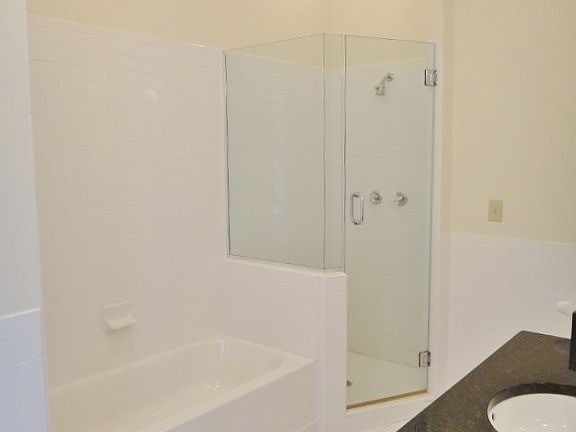 2nd image of 553 Beale St Unit 203