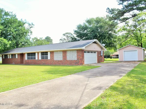 6908 Trehern St, Moss Point, MS 39563